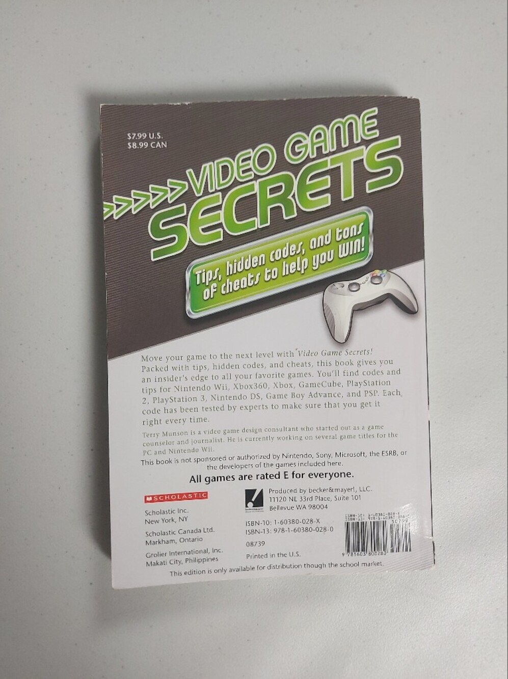 Video Game Secrets Guide - White & Green - Picture 7 of 7